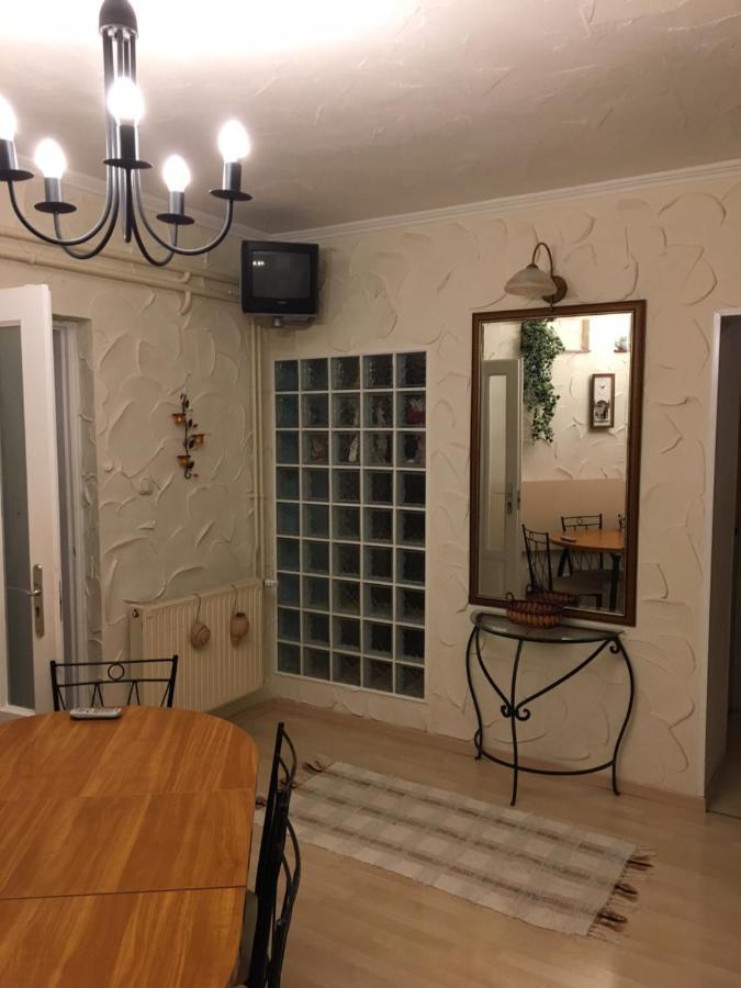 Tocc Apartman Gyal Екстер'єр фото