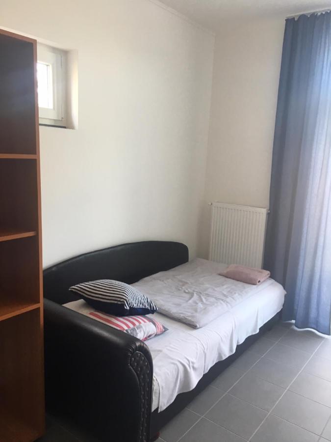 Tocc Apartman Gyal Екстер'єр фото