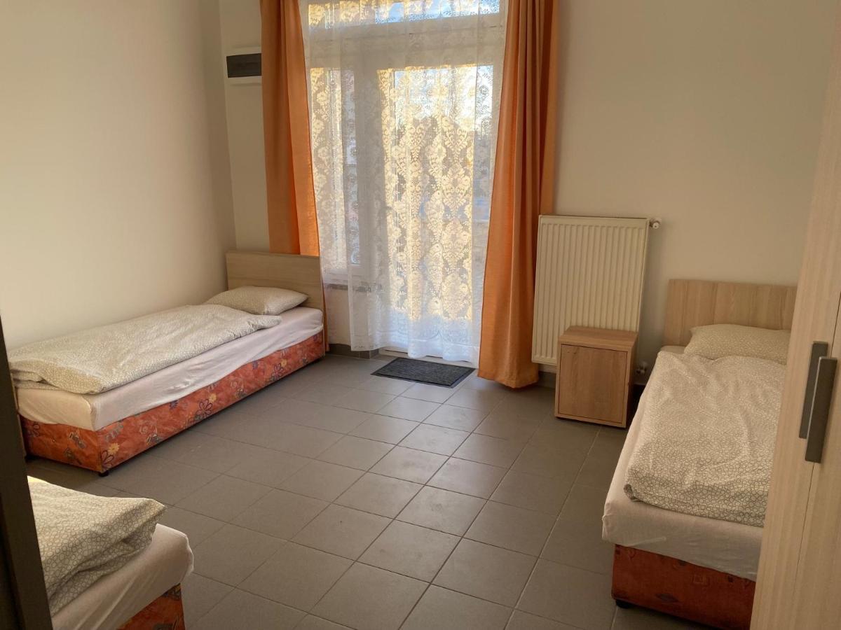 Tocc Apartman Gyal Екстер'єр фото