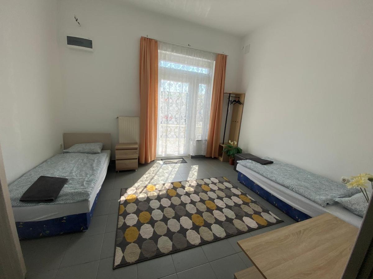 Tocc Apartman Gyal Екстер'єр фото