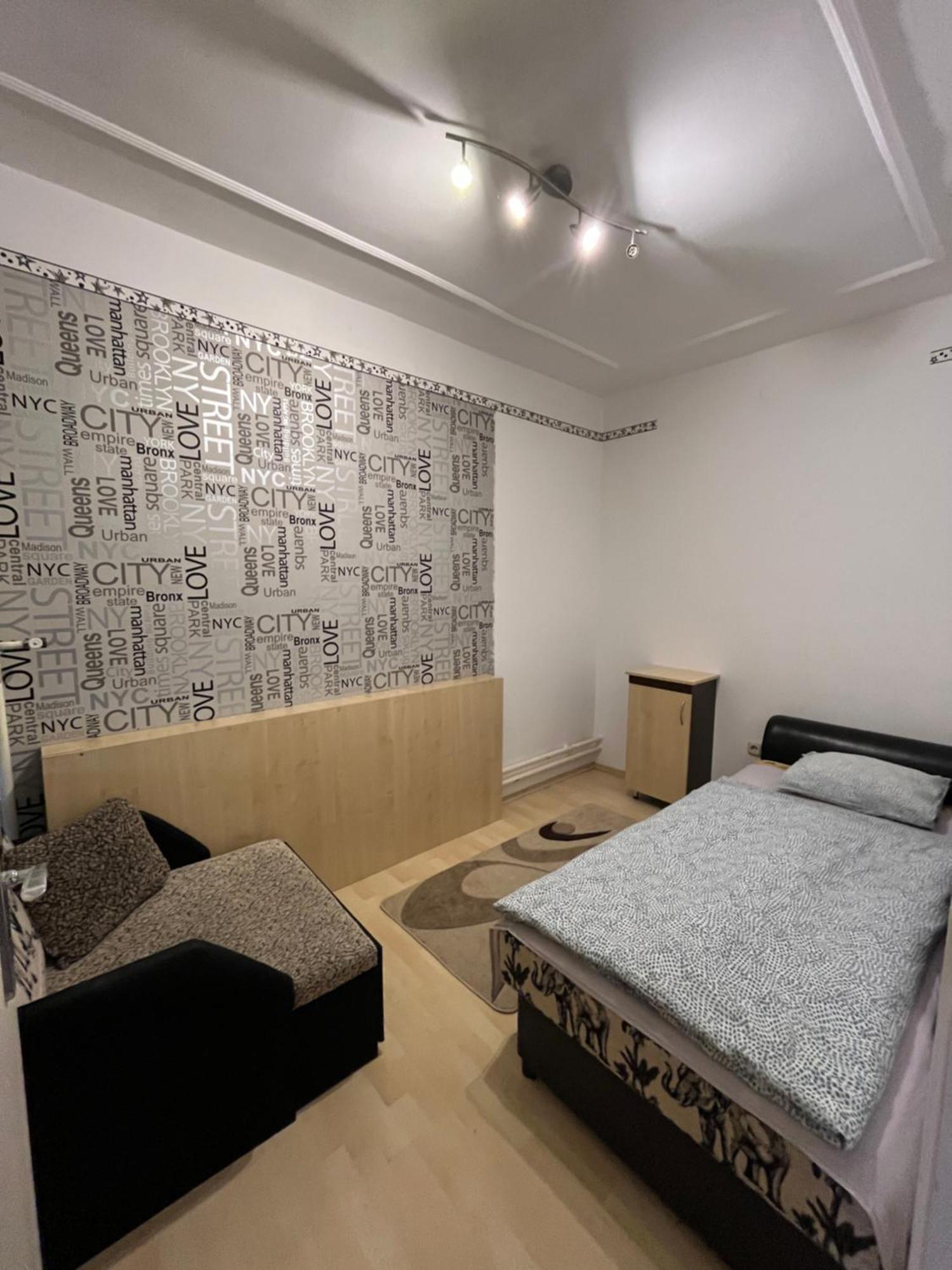 Tocc Apartman Gyal Екстер'єр фото