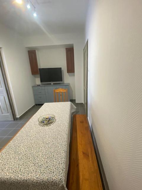 Tocc Apartman Gyal Екстер'єр фото